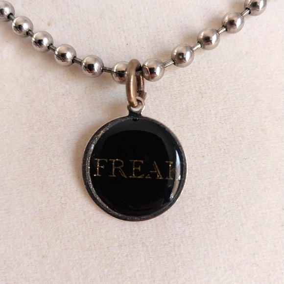 Spencer's Goth Punk Emo Alt 90's Y2K "Freak" ball chain necklace - Picture 2 of 5